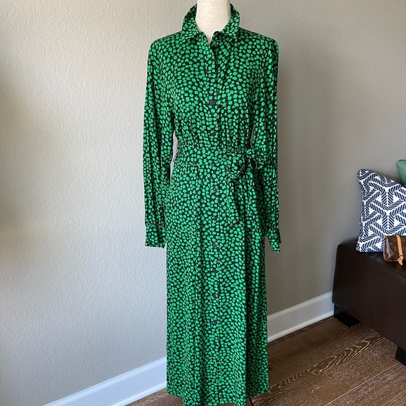 ❌SOLD❌ Charming Floral Midi Shirt Dress Tie Belt - Picture 4 of 16